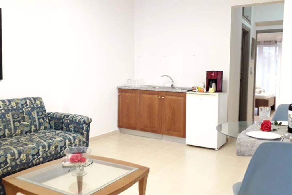 Apartamento Stylish River Flat, Near The Center And The Beach Kalamata Exterior foto